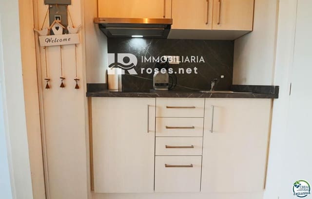 Appartement à vendre à Roses avec piscine - 99 000 € (Ref: 8913497)