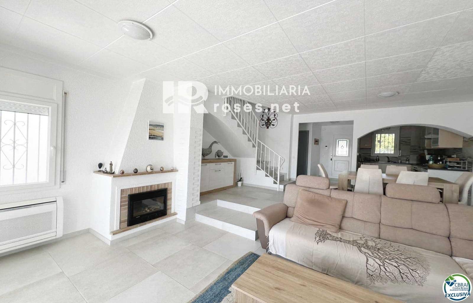 3 soverom Villa til salgs i Empuriabrava med garasje - € 599 900 (Ref: 8952077)