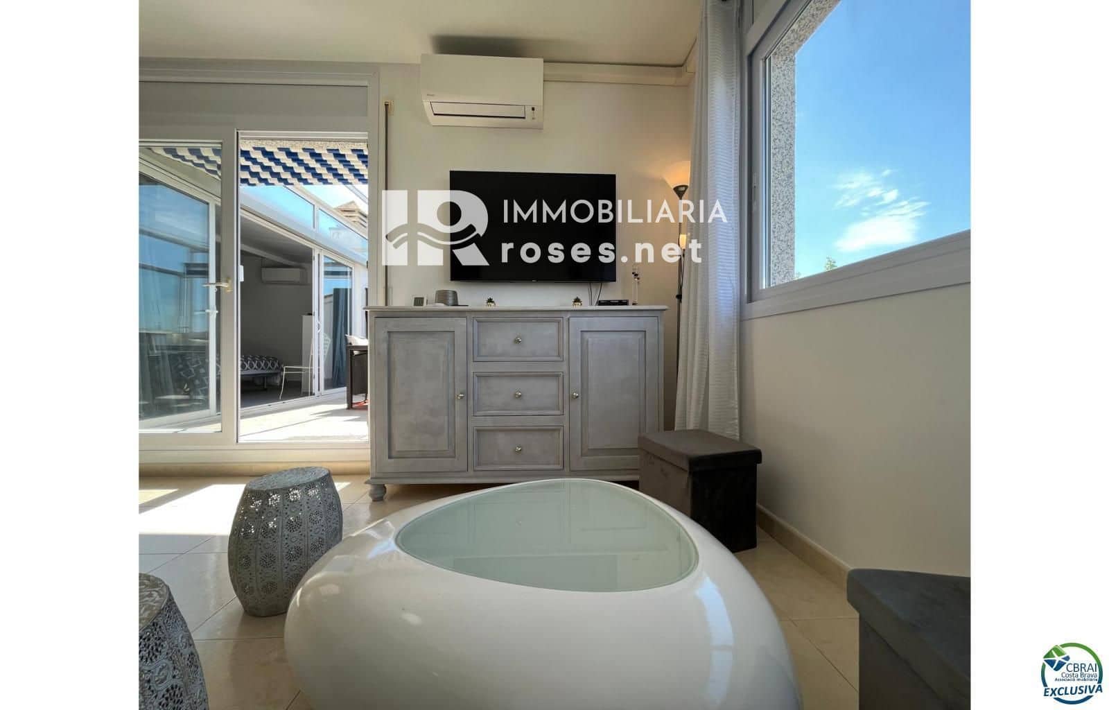 2 bedroom Flat for sale in Empuriabrava - € 219,000 (Ref: 8969099)