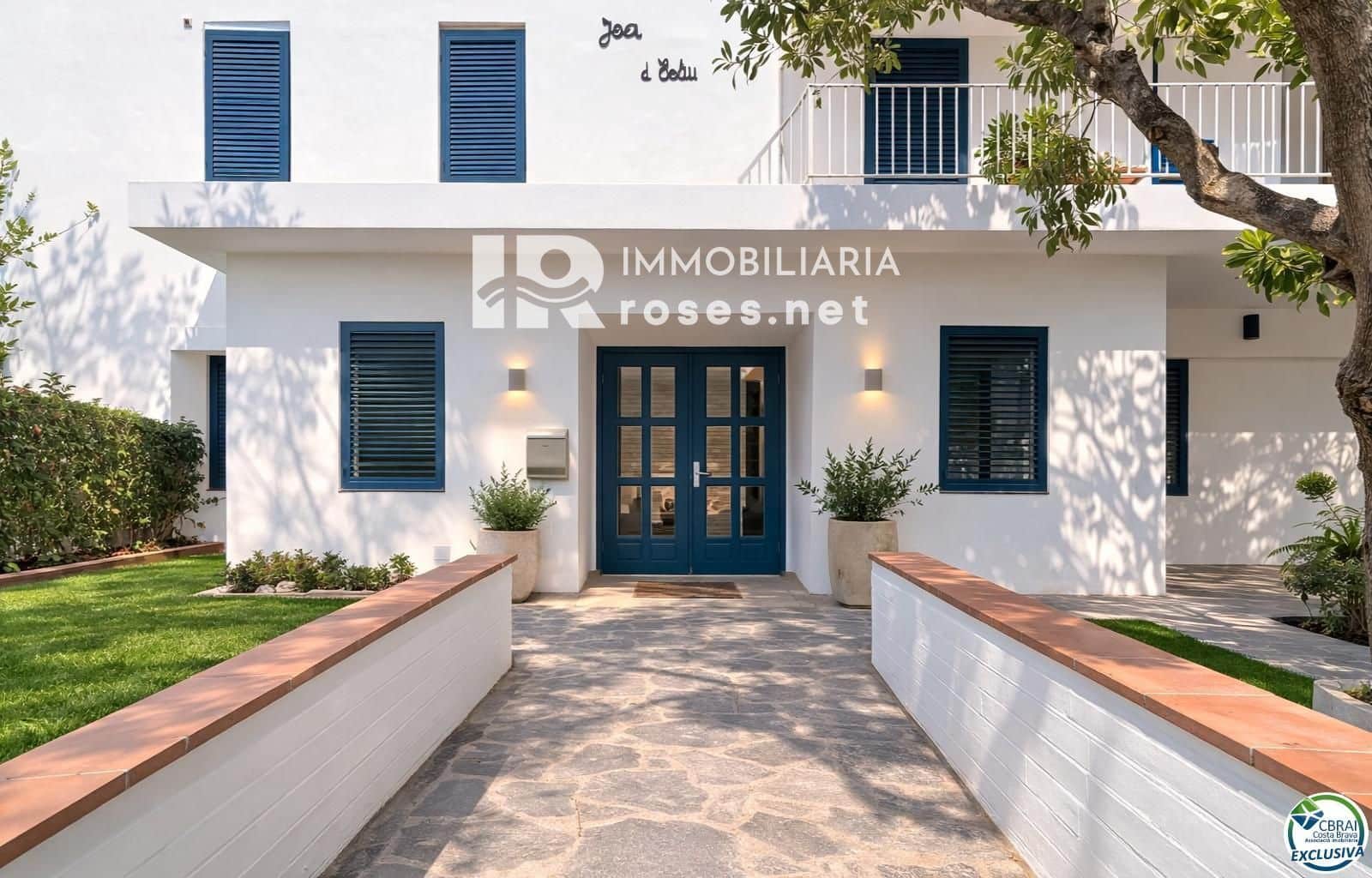 2 bedroom Flat for sale in Roses - € 268,500 (Ref: 8981107)