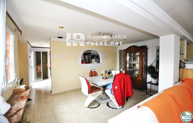 2 bedroom Villa for sale in Roses with garage - € 377,000 (Ref: 8989559)
