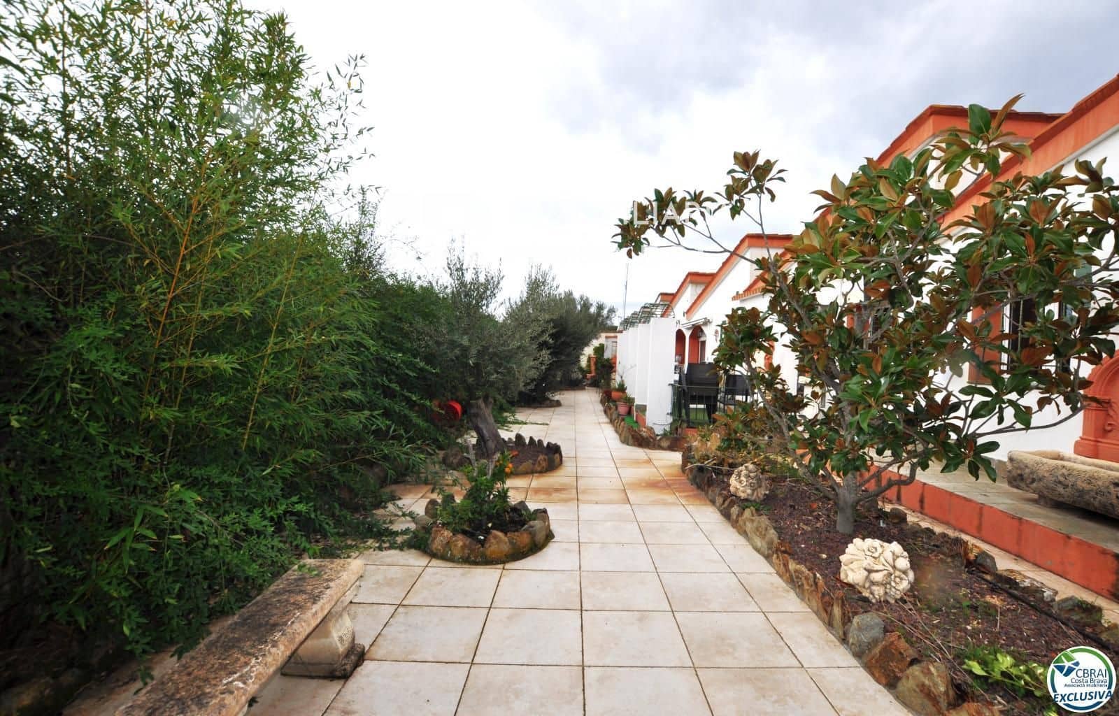 2 chambre Villa/Maison à vendre à Roses avec garage - 377 000 € (Ref: 8989559)