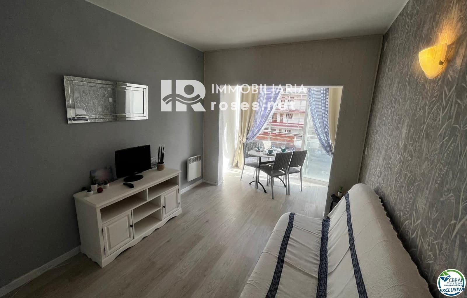 Flat te koop in Roses - € 112.000 (Ref: 8997281)