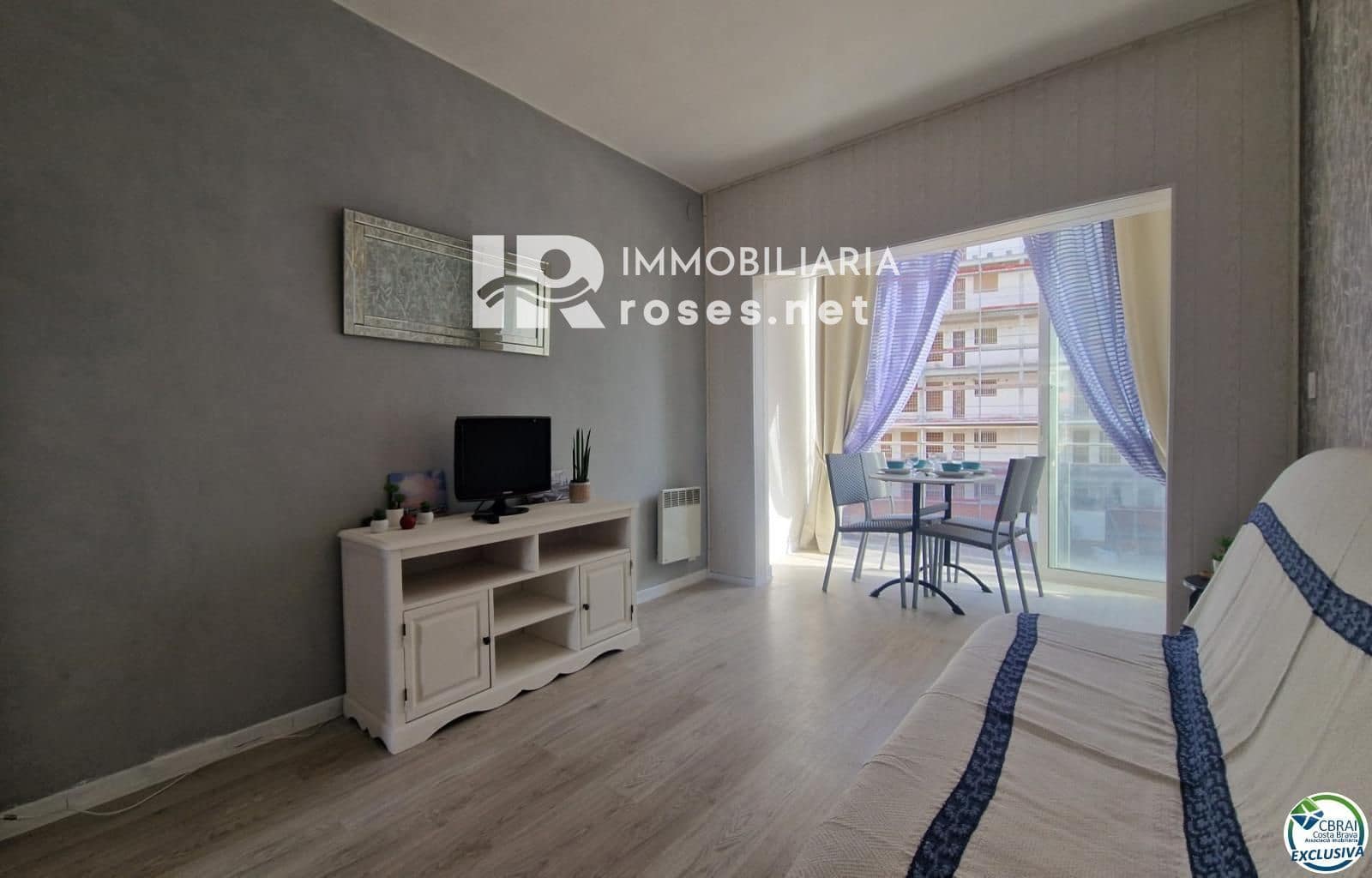 Flat te koop in Roses - € 112.000 (Ref: 8997281)