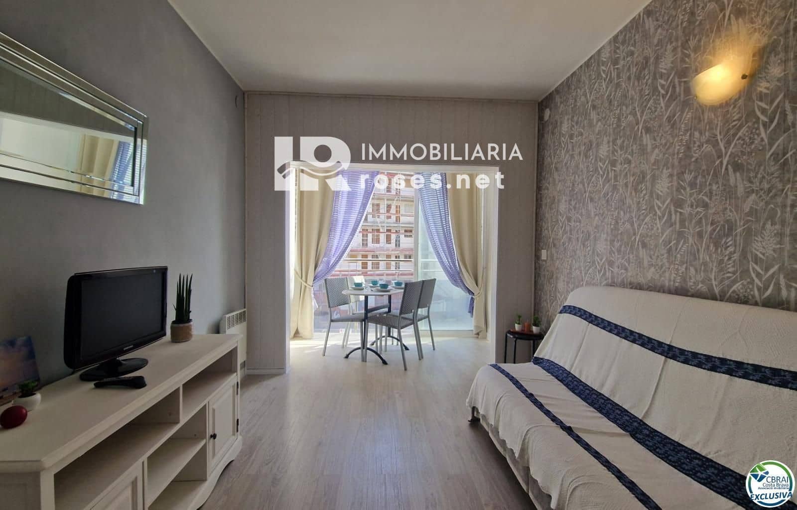 Flat te koop in Roses - € 112.000 (Ref: 8997281)