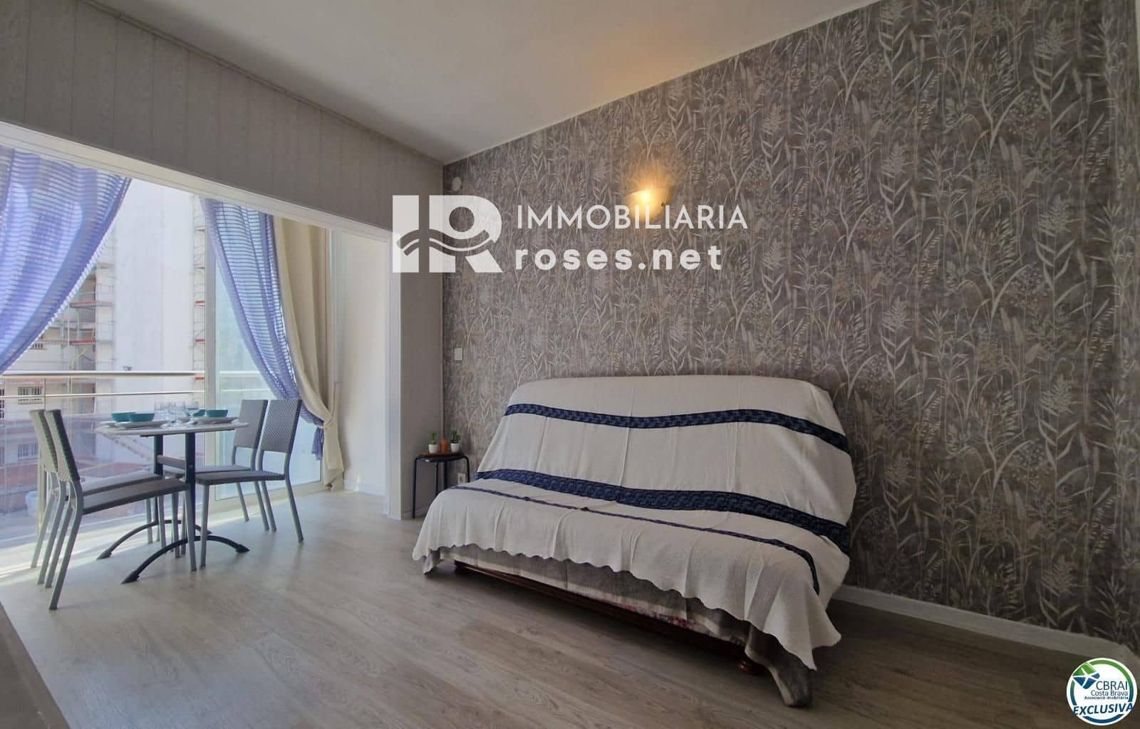 Flat te koop in Roses - € 112.000 (Ref: 8997281)