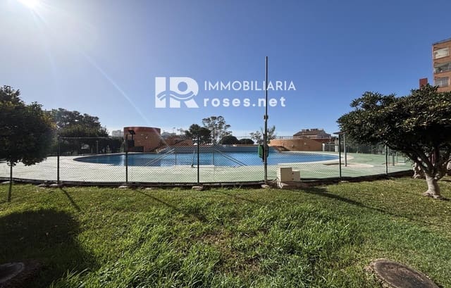 Flat te koop in Santa Margarida, Roses met zwembad - € 129.000 (Ref: 9001654)