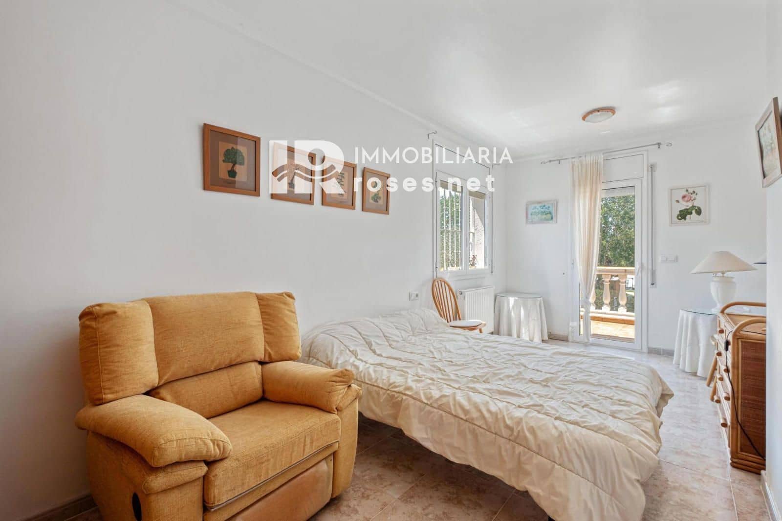 5 soveværelse Villa til salg i Empuriabrava med swimmingpool garage - € 470.000 (Ref: 9003738)