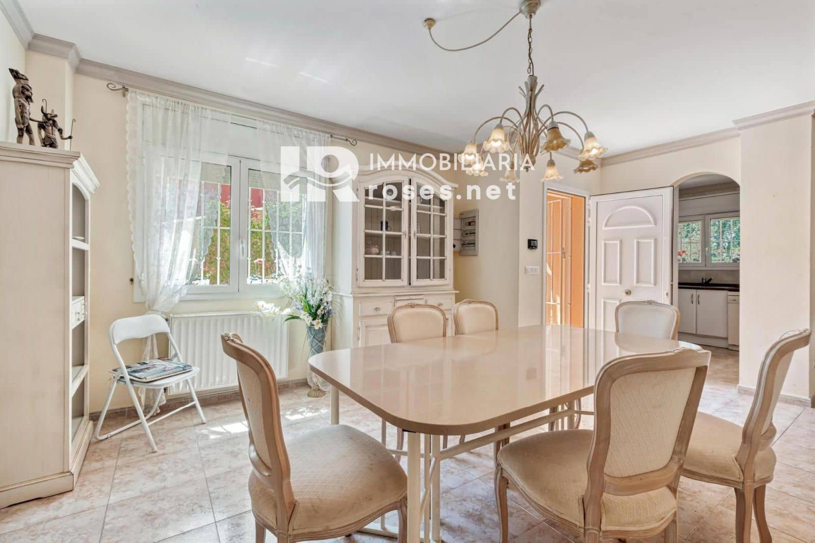 5 soveværelse Villa til salg i Empuriabrava med swimmingpool garage - € 470.000 (Ref: 9003738)