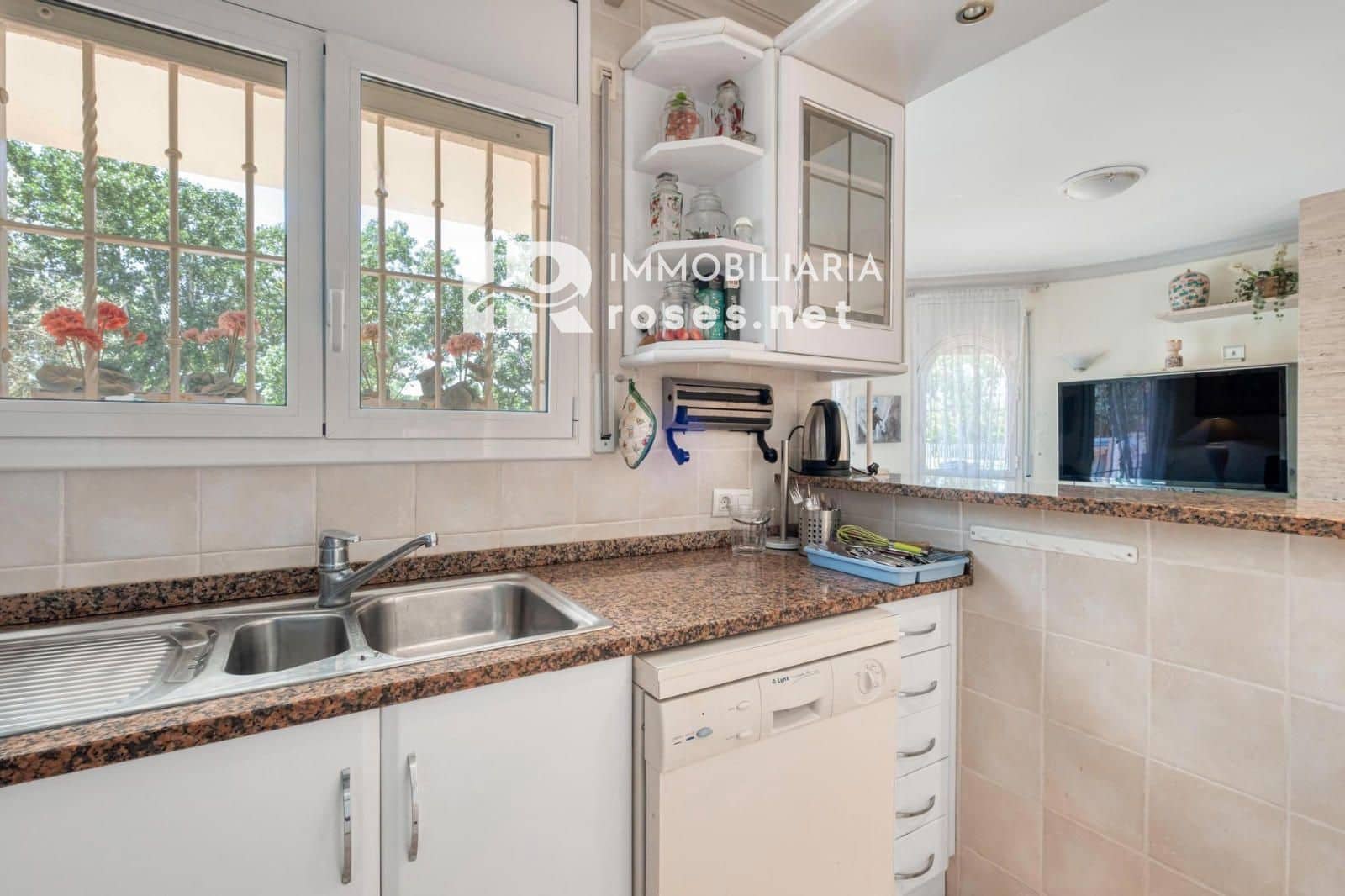 5 soveværelse Villa til salg i Empuriabrava med swimmingpool garage - € 470.000 (Ref: 9003738)