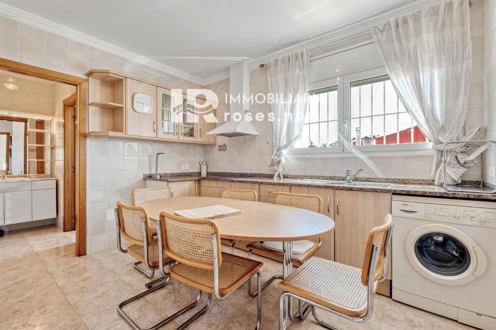 5 soveværelse Villa til salg i Empuriabrava med swimmingpool garage - € 470.000 (Ref: 9003738)