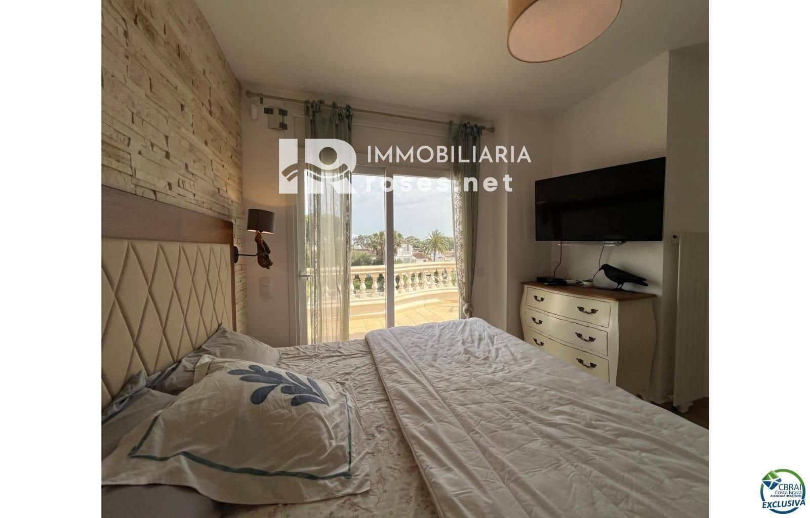 3 soveværelse Villa til salg i Empuriabrava med swimmingpool garage - € 795.000 (Ref: 9003739)