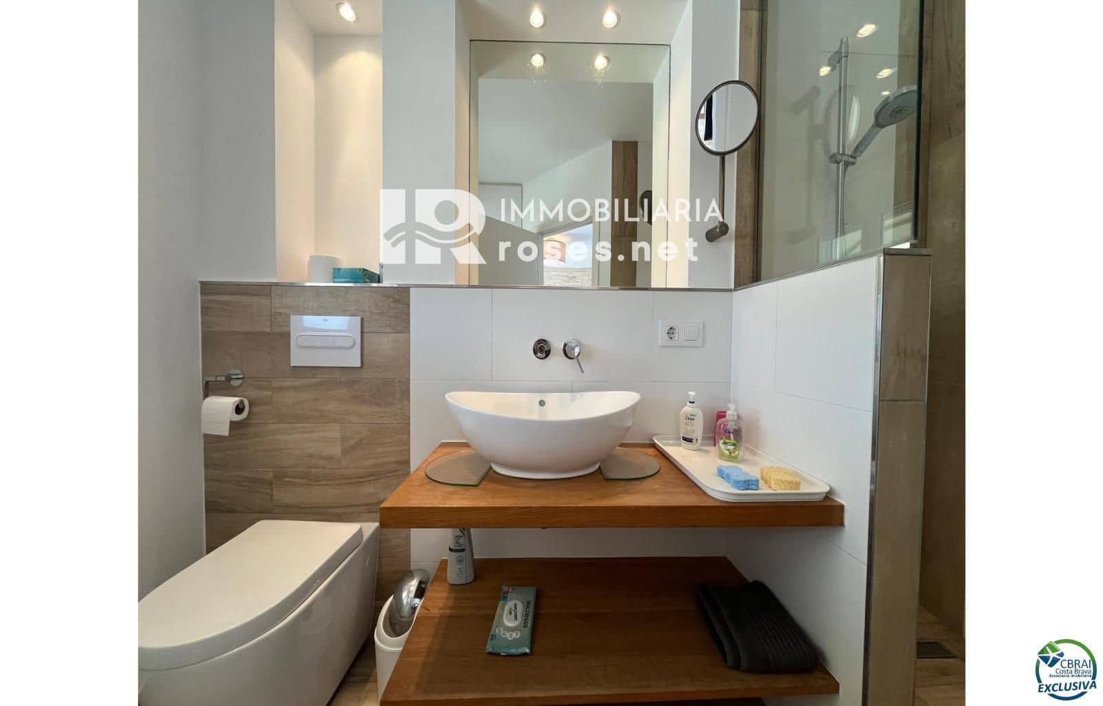 3 soveværelse Villa til salg i Empuriabrava med swimmingpool garage - € 795.000 (Ref: 9003739)