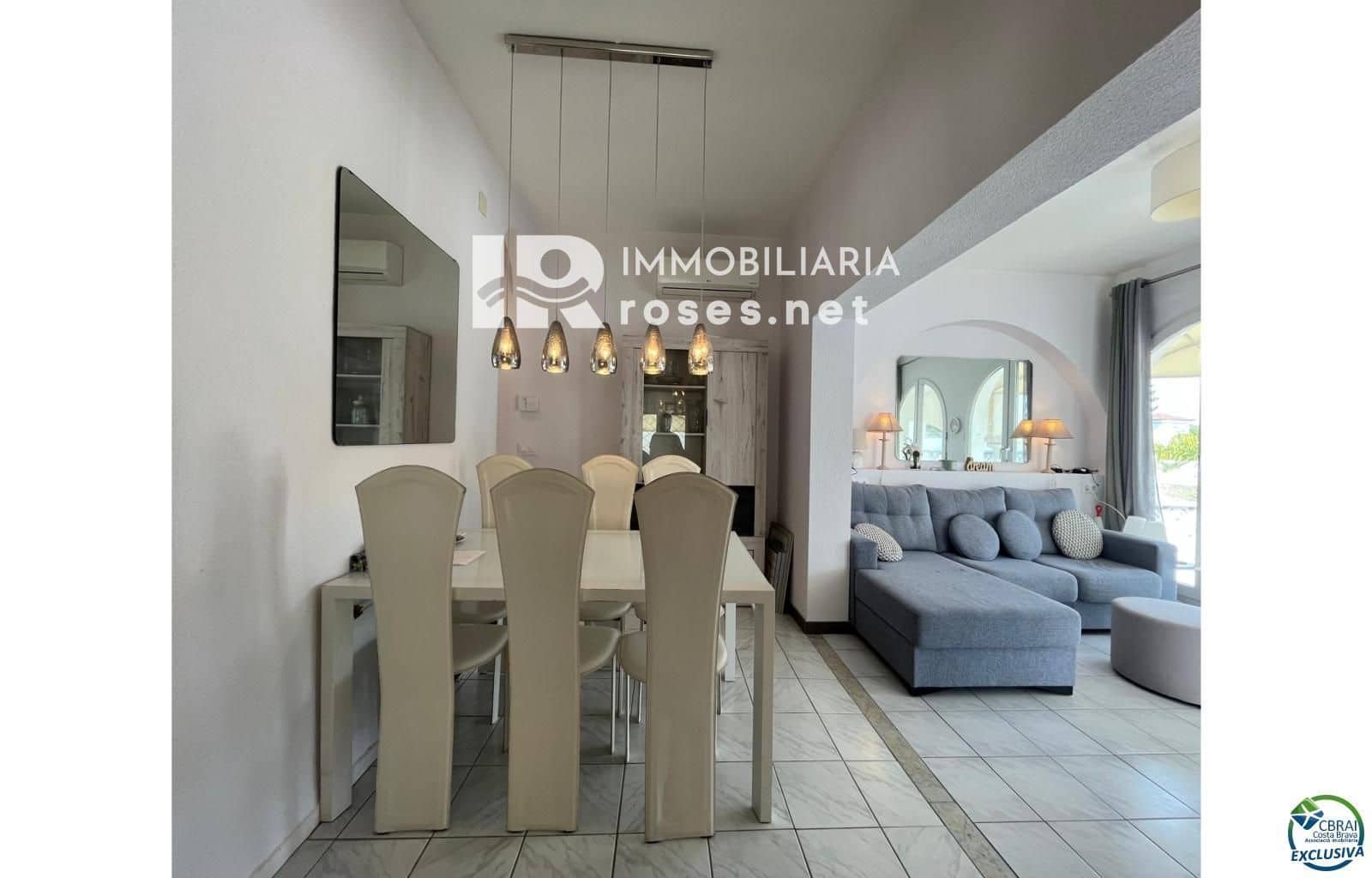 3 soveværelse Villa til salg i Empuriabrava med swimmingpool garage - € 795.000 (Ref: 9003739)