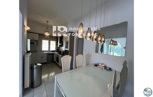 3 slaapkamer Villa te koop in Empuriabrava, Castelló d'Empúries met zwembad garage - € 795.000 (Ref: 9003739)