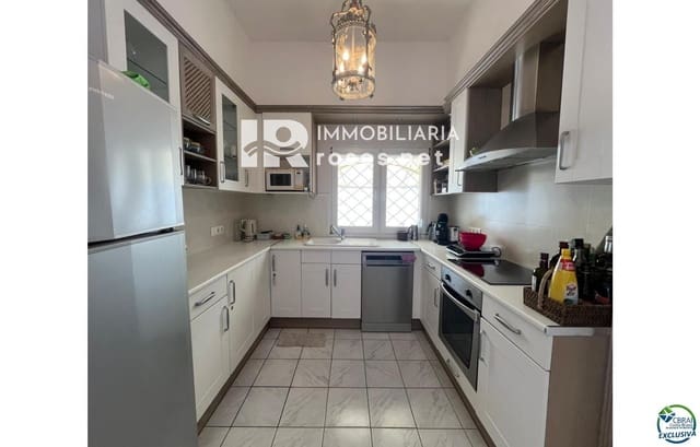 3 slaapkamer Villa te koop in Empuriabrava, Castelló d'Empúries met zwembad garage - € 795.000 (Ref: 9003739)