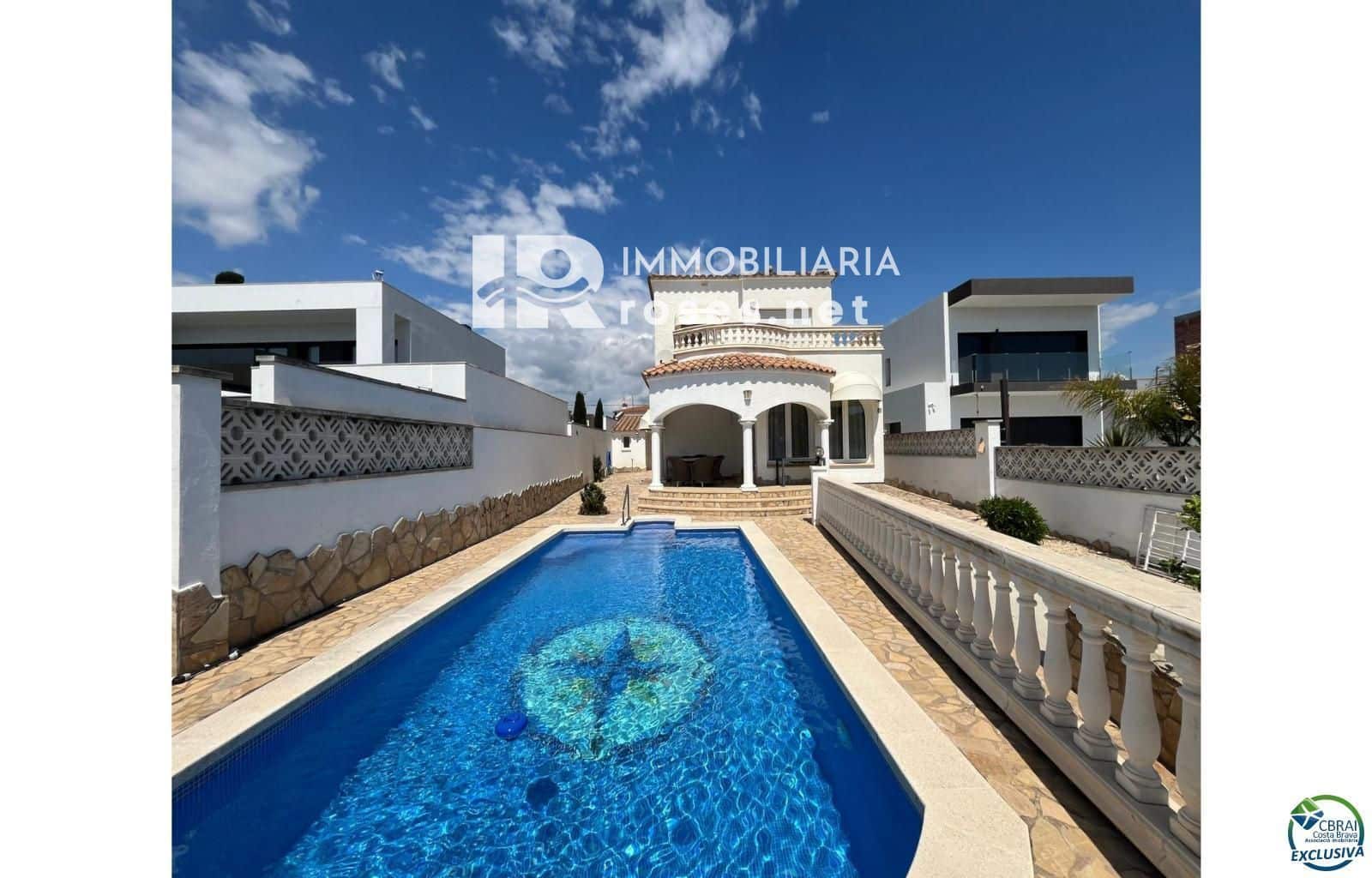 3 soveværelse Villa til salg i Empuriabrava med swimmingpool garage - € 795.000 (Ref: 9003739)
