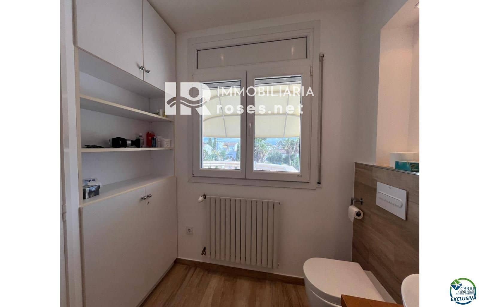 3 soveværelse Villa til salg i Empuriabrava med swimmingpool garage - € 795.000 (Ref: 9003739)