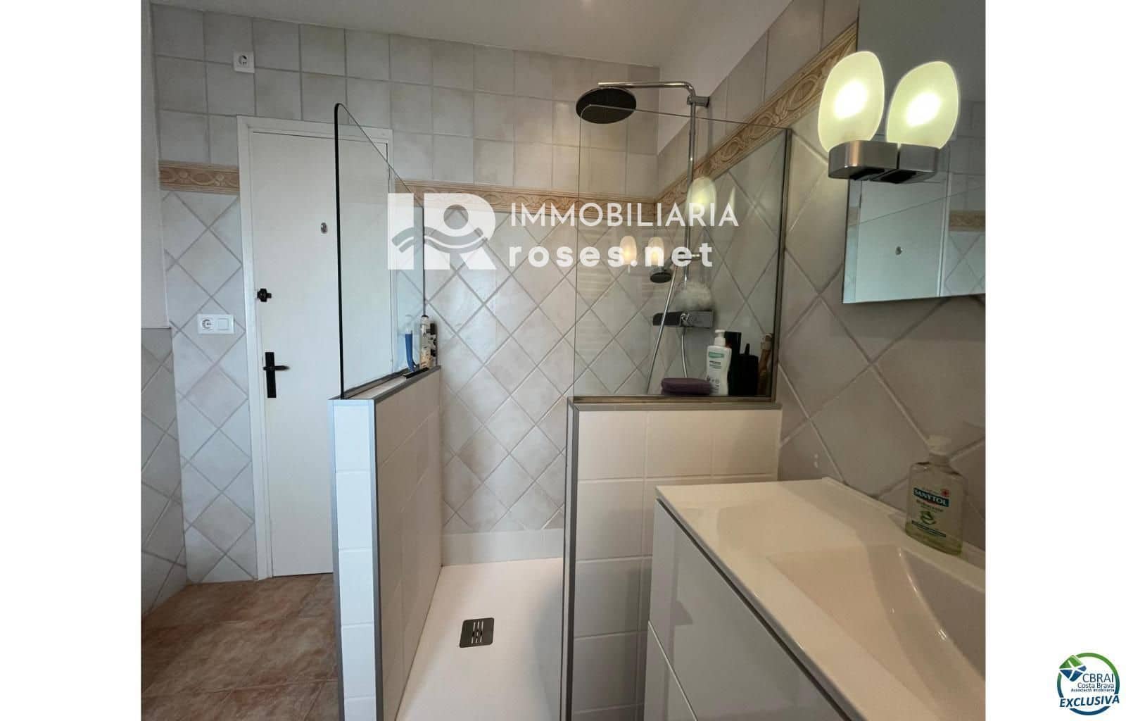 3 soveværelse Villa til salg i Empuriabrava med swimmingpool garage - € 795.000 (Ref: 9003739)