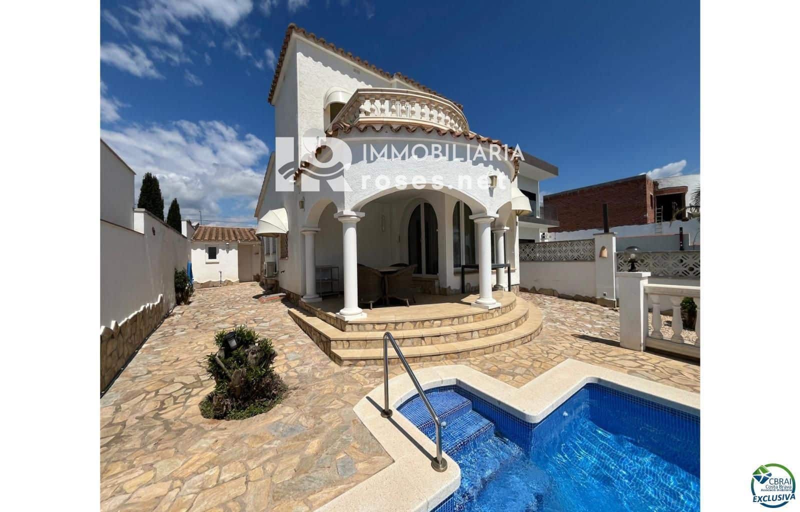 3 soveværelse Villa til salg i Empuriabrava med swimmingpool garage - € 795.000 (Ref: 9003739)