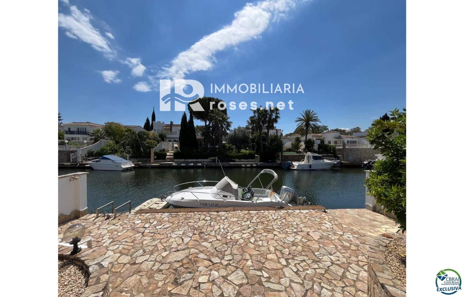 3 soveværelse Villa til salg i Empuriabrava med swimmingpool garage - € 795.000 (Ref: 9003739)