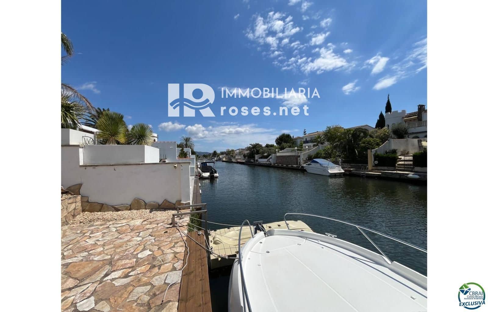 3 soveværelse Villa til salg i Empuriabrava med swimmingpool garage - € 795.000 (Ref: 9003739)