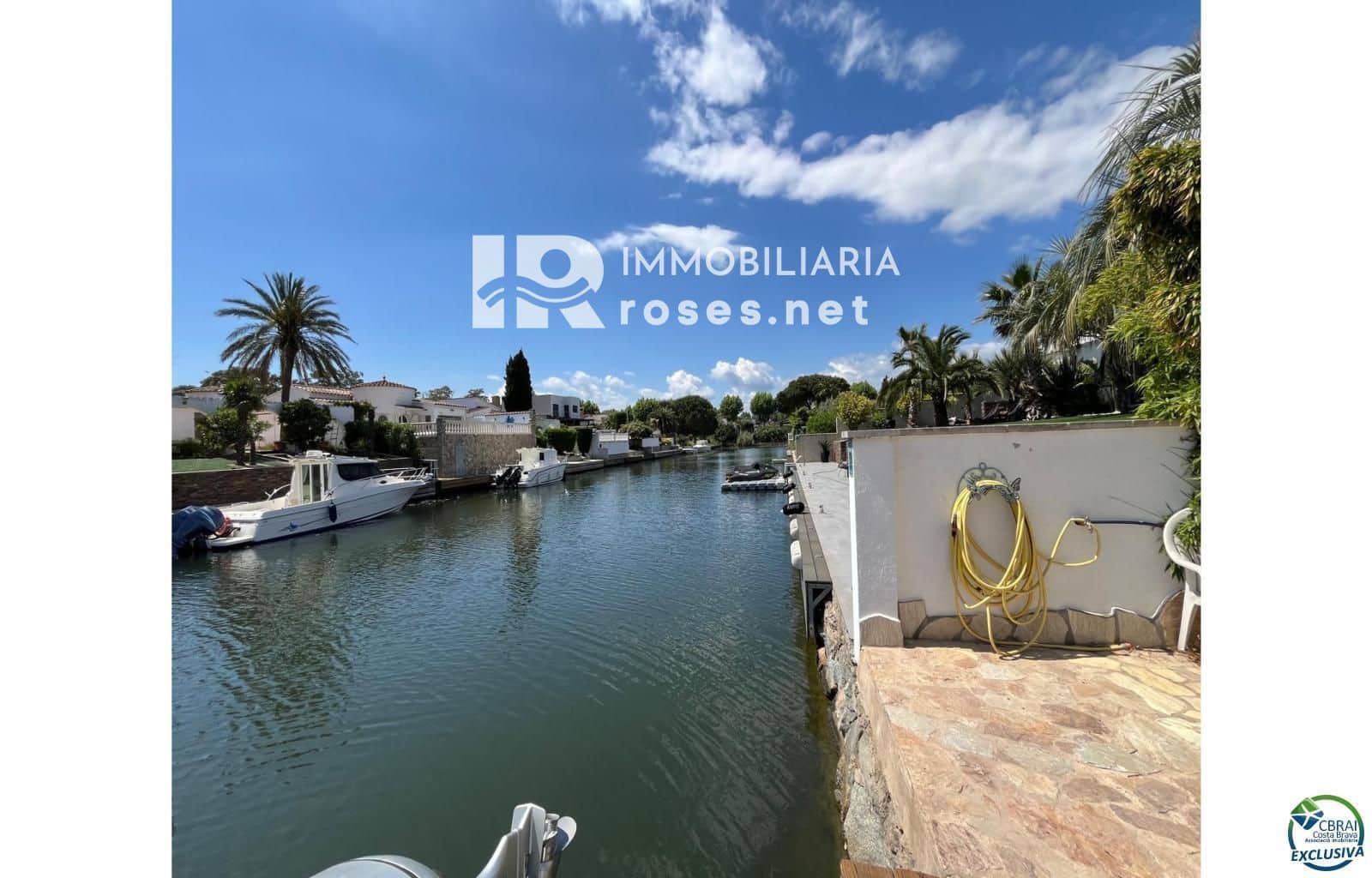 3 soveværelse Villa til salg i Empuriabrava med swimmingpool garage - € 795.000 (Ref: 9003739)