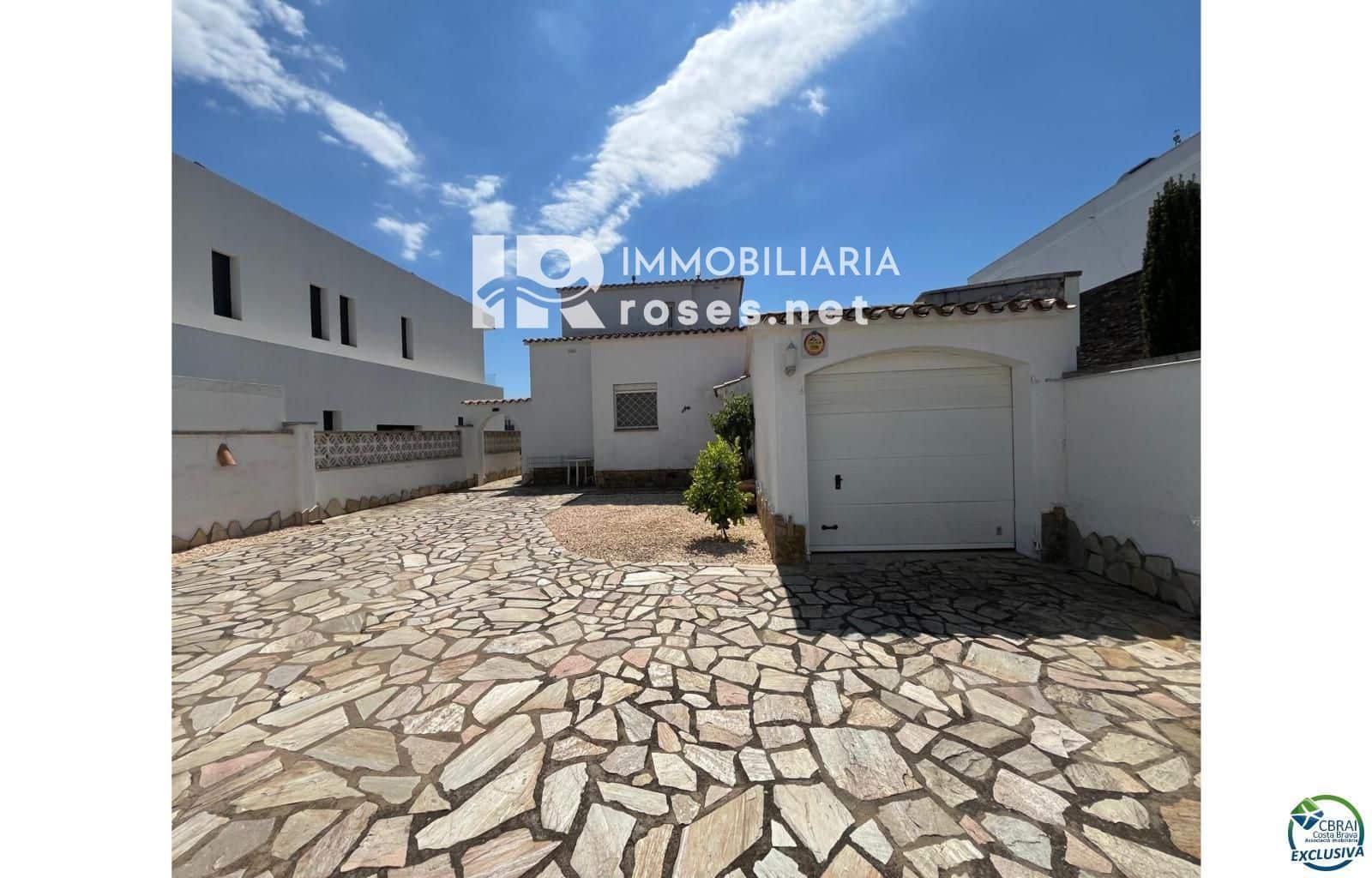 3 soveværelse Villa til salg i Empuriabrava med swimmingpool garage - € 795.000 (Ref: 9003739)