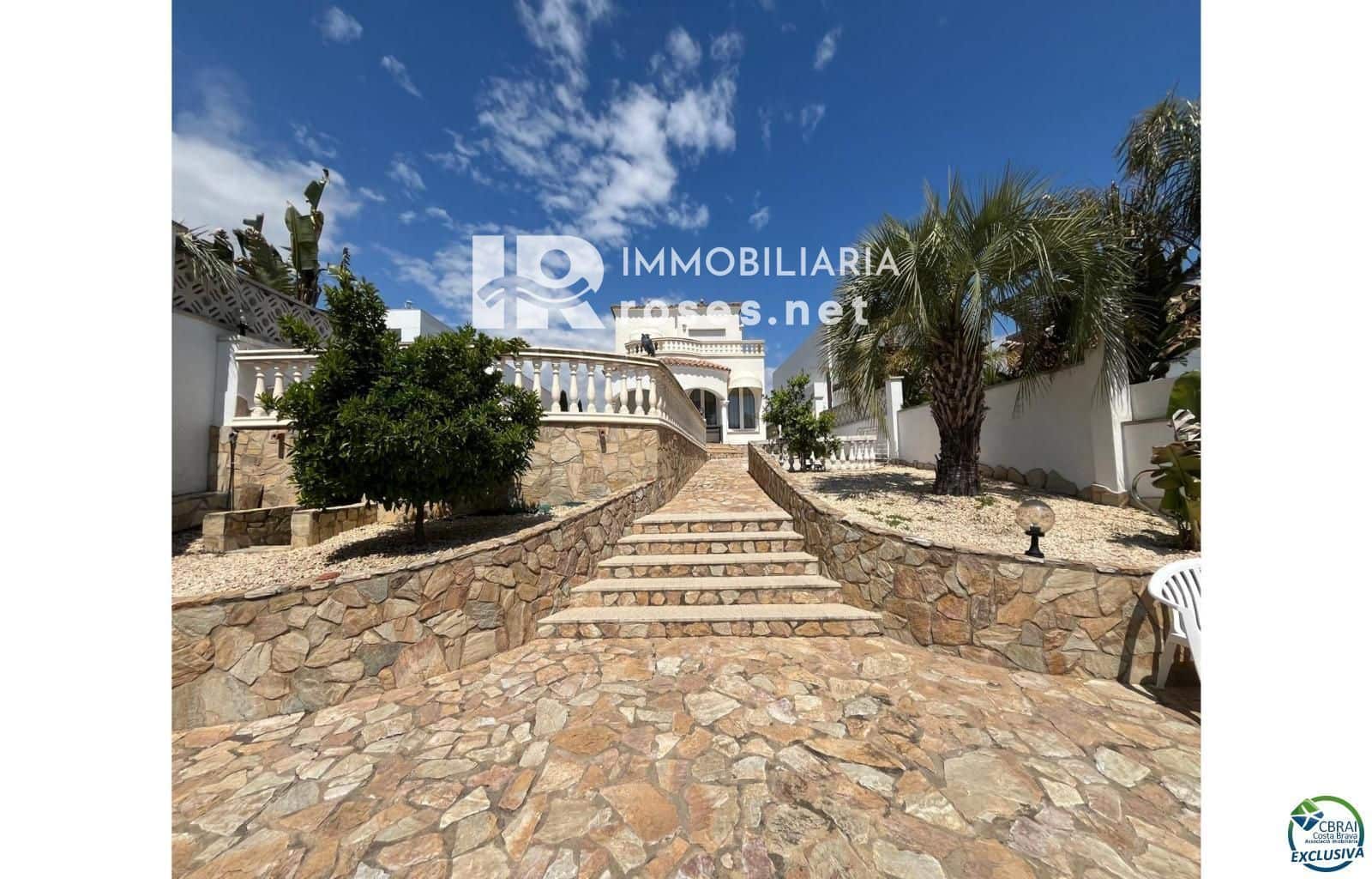 3 soveværelse Villa til salg i Empuriabrava med swimmingpool garage - € 795.000 (Ref: 9003739)