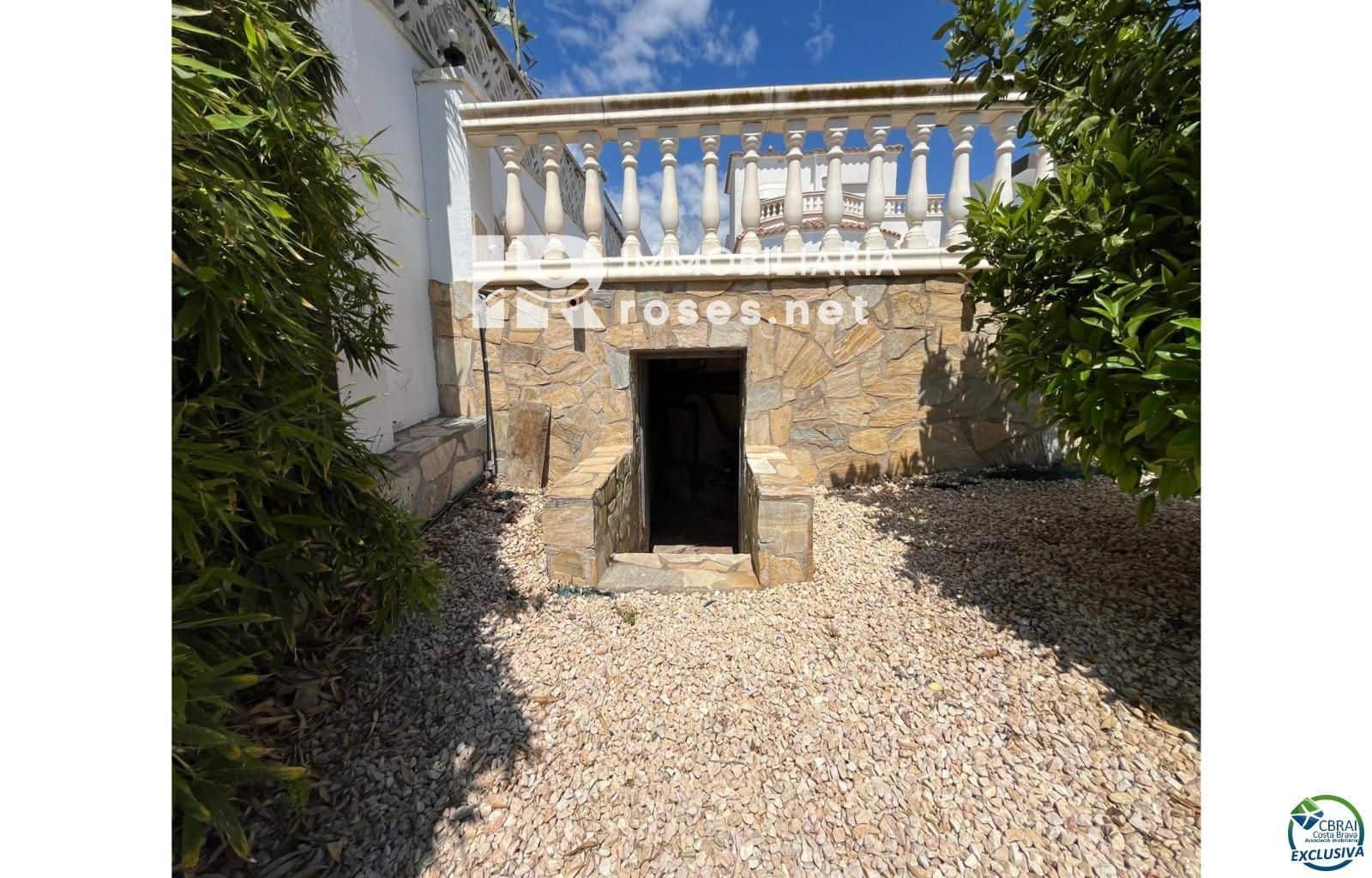 3 soveværelse Villa til salg i Empuriabrava med swimmingpool garage - € 795.000 (Ref: 9003739)