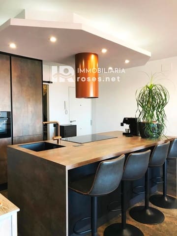 2 slaapkamer Flat te koop in Roses - € 275.000 (Ref: 9030435)