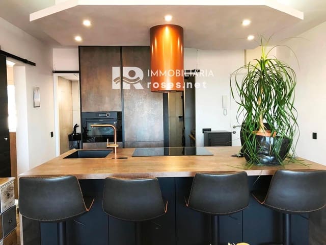 2 slaapkamer Flat te koop in Roses - € 275.000 (Ref: 9030435)