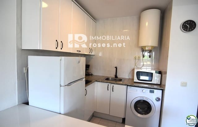 Piso de 3 habitaciones en Santa Margarida, Roses en venta - 179.000 € (Ref: 9051802)