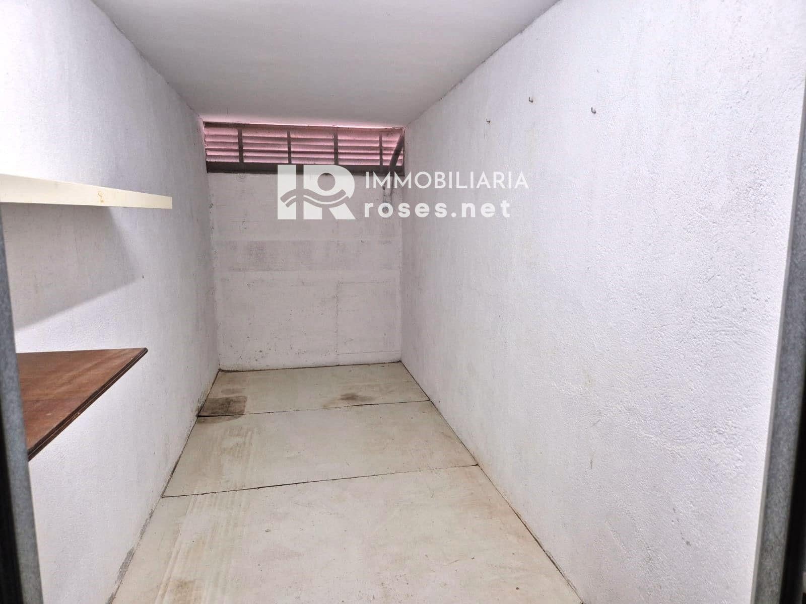 Garage til salg i Roses - € 18.900 (Ref: 9059803)