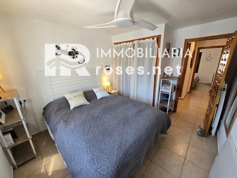 3 slaapkamer Villa te koop in Empuriabrava met garage - € 495.000 (Ref: 9073968)