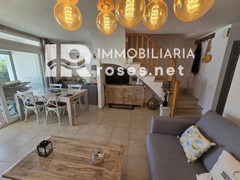 3 slaapkamer Villa te koop in Empuriabrava met garage - € 495.000 (Ref: 9073968)