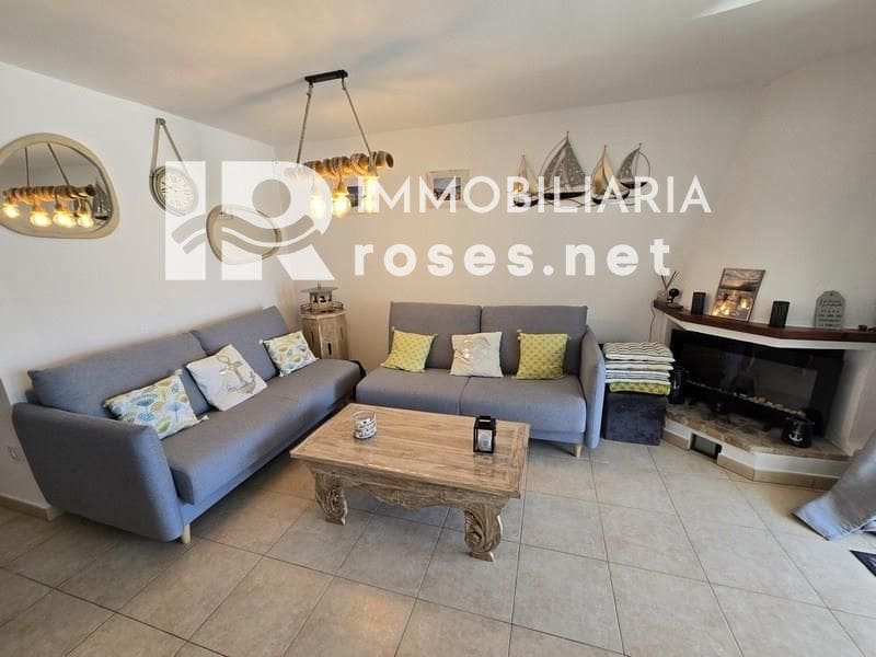 3 slaapkamer Villa te koop in Empuriabrava met garage - € 495.000 (Ref: 9073968)