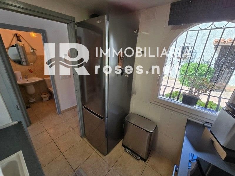 3 slaapkamer Villa te koop in Empuriabrava met garage - € 495.000 (Ref: 9073968)