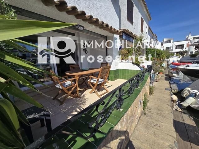 3 slaapkamer Villa te koop in Empuriabrava, Castelló d'Empúries met garage - € 495.000 (Ref: 9073968)