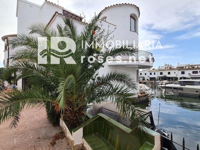 3 slaapkamer Villa te koop in Empuriabrava met garage - € 495.000 (Ref: 9073968)