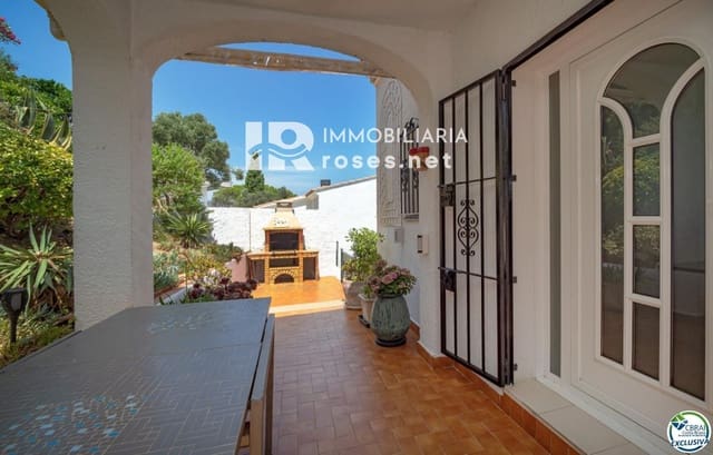 3 bedroom Villa for sale in El Port de la Selva with garage - € 650,000 (Ref: 9095579)