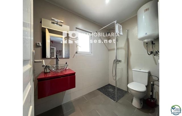 4 chambre Villa/Maison à vendre à Empuriabrava, Castelló d'Empúries avec piscine garage - 549 000 € (Ref: 9101129)