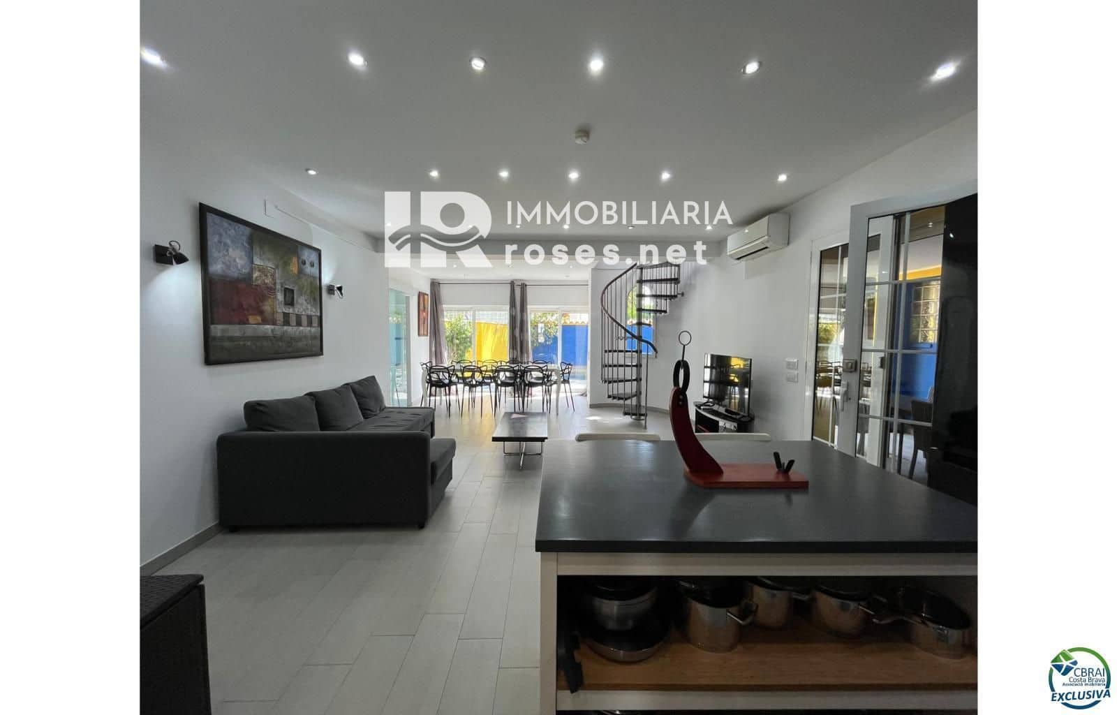 4 chambre Villa/Maison à vendre à Empuriabrava avec piscine garage - 549 000 € (Ref: 9101129)