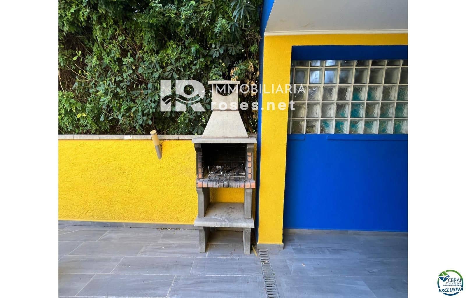 4 chambre Villa/Maison à vendre à Empuriabrava avec piscine garage - 549 000 € (Ref: 9101129)