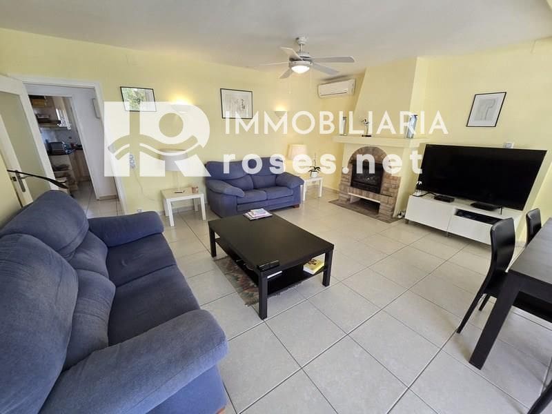 4 slaapkamer Villa te koop in Empuriabrava met zwembad garage - € 595.000 (Ref: 9112814)