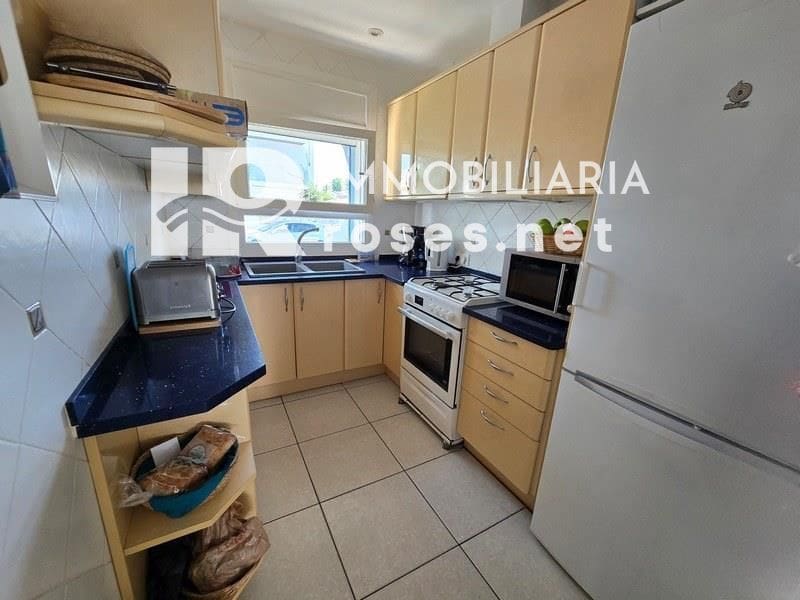 4 slaapkamer Villa te koop in Empuriabrava met zwembad garage - € 595.000 (Ref: 9112814)