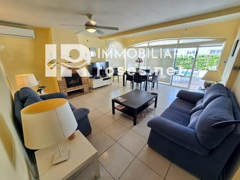 4 slaapkamer Villa te koop in Empuriabrava met zwembad garage - € 595.000 (Ref: 9112814)