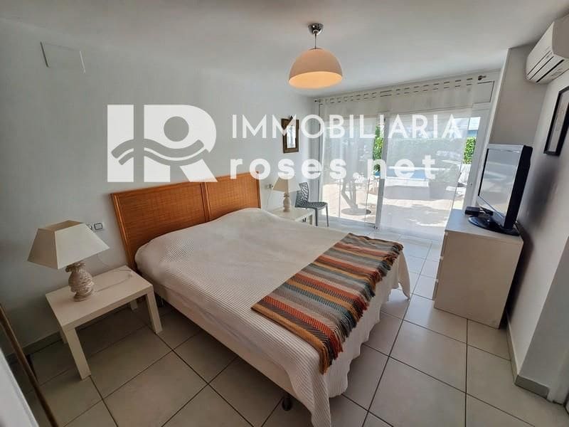 4 slaapkamer Villa te koop in Empuriabrava met zwembad garage - € 595.000 (Ref: 9112814)