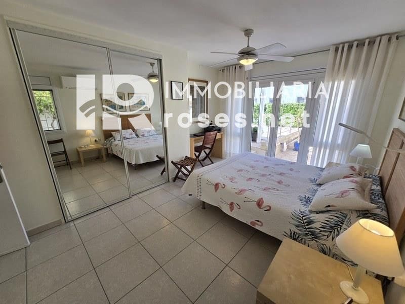 4 slaapkamer Villa te koop in Empuriabrava met zwembad garage - € 595.000 (Ref: 9112814)