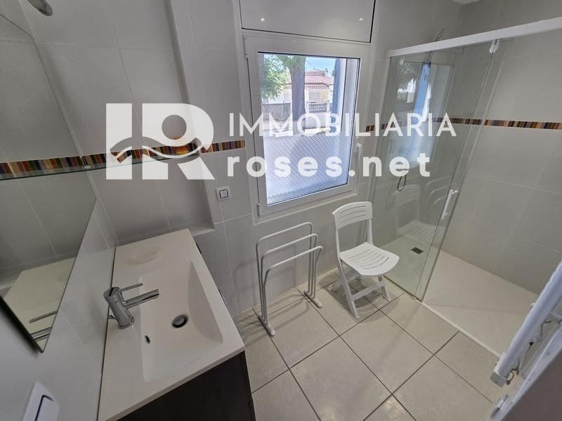 4 slaapkamer Villa te koop in Empuriabrava met zwembad garage - € 595.000 (Ref: 9112814)